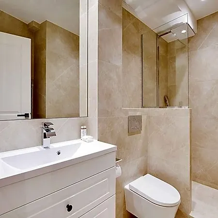 Modern - 2br6p - Enfants-rouges Apartment